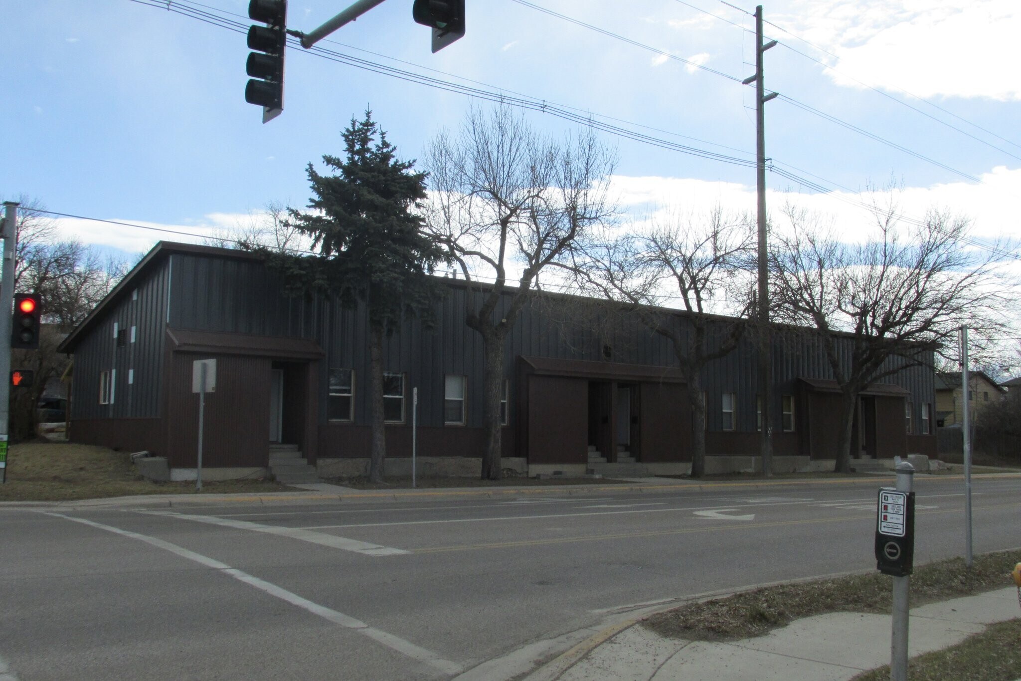 Building Photo - 723 9th St N