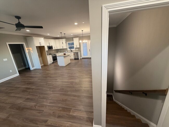 Building Photo - 955 Oakwood Estates Dr