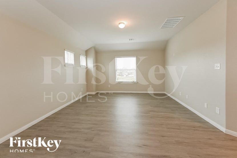 Building Photo - 24703 Lorenzo Glaze Trail