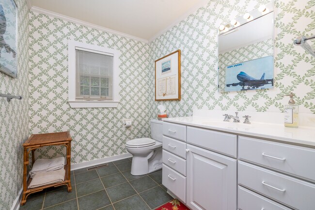 Building Photo - 43 Butternut Rd