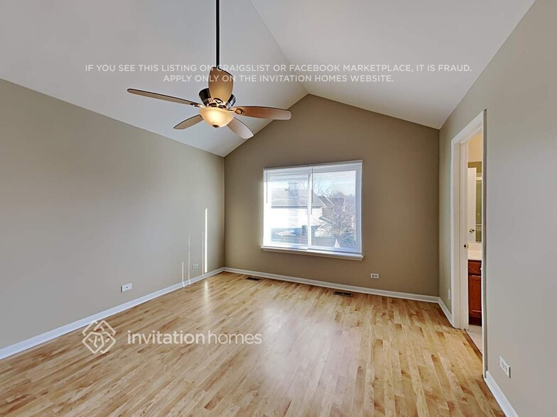 Building Photo - 1323 Locust Ct