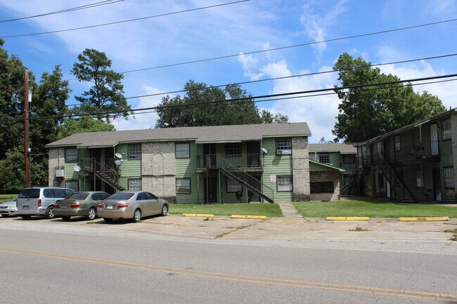 Building Photo - Woodland Apartments