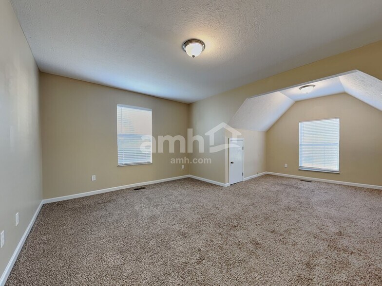 Building Photo - 7801 Beechtree Ln