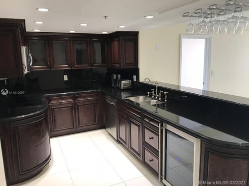 Building Photo - 1717 N Bayshore Dr