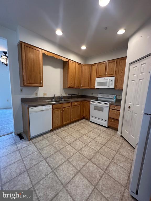 Building Photo - 1114 Pennywort Cir
