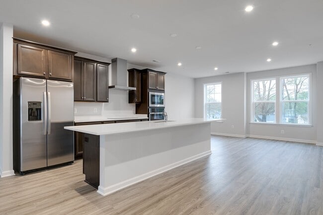 Building Photo - Price Drop on 3 Bedroom Luxury Condo in Glen Allen!!! ***Available Beginning of March***