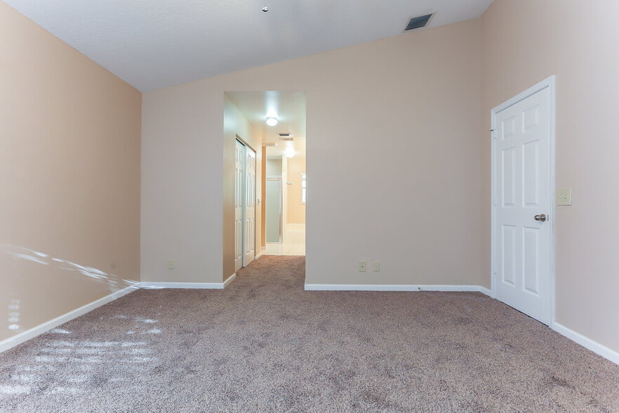 Building Photo - 5141 Willow Pond Rd W