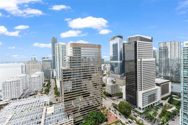 Building Photo - 495 Brickell Ave