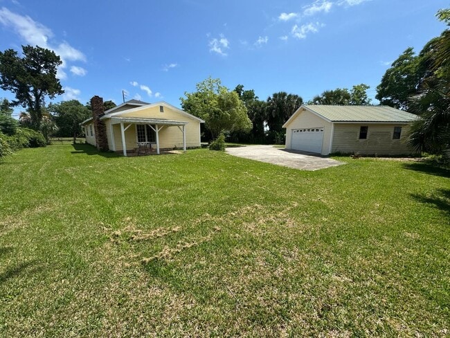 Building Photo - Downtown - Pensacola - 3 bedroom, 2 bathroom