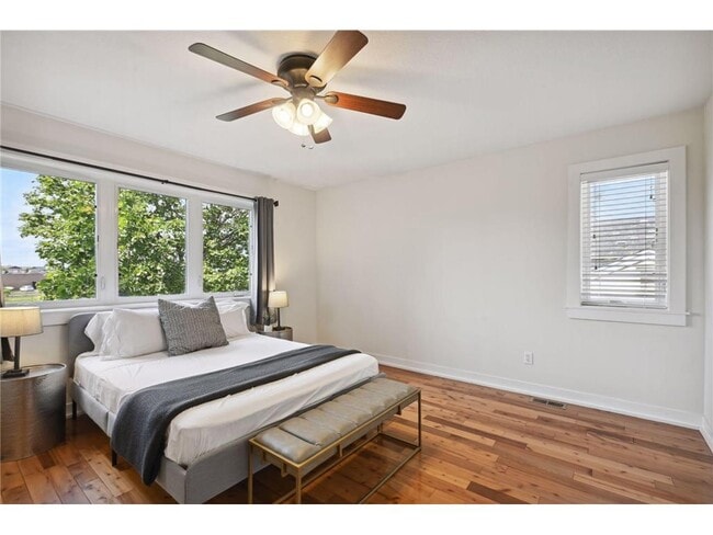 Building Photo - 1086 11th Ave SE