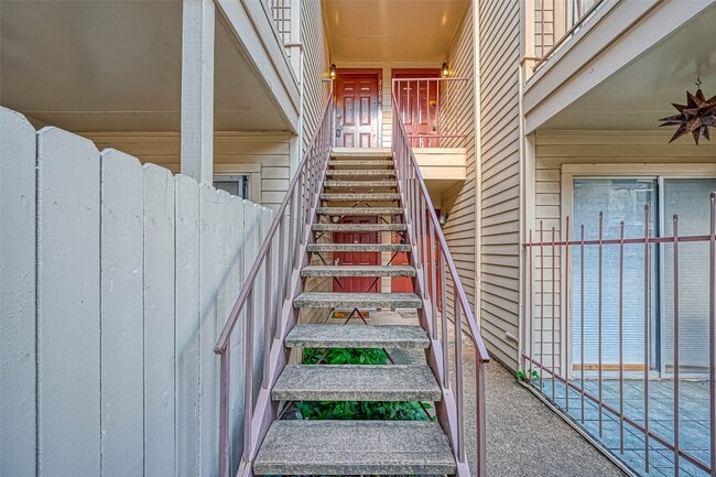 Building Photo - 2120 El Paseo St