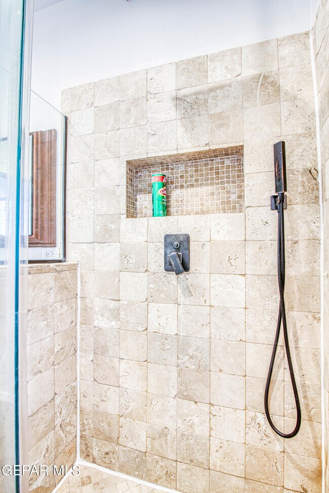 Building Photo - 1701 Elm St