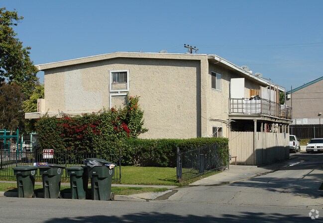 Building Photo - 778 Shalimar Dr