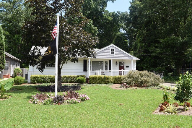 Building Photo - 310 La Salle Ave