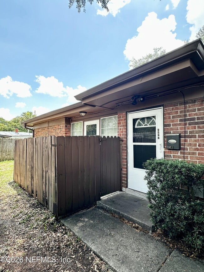 Building Photo - 2821 Searchwood Dr