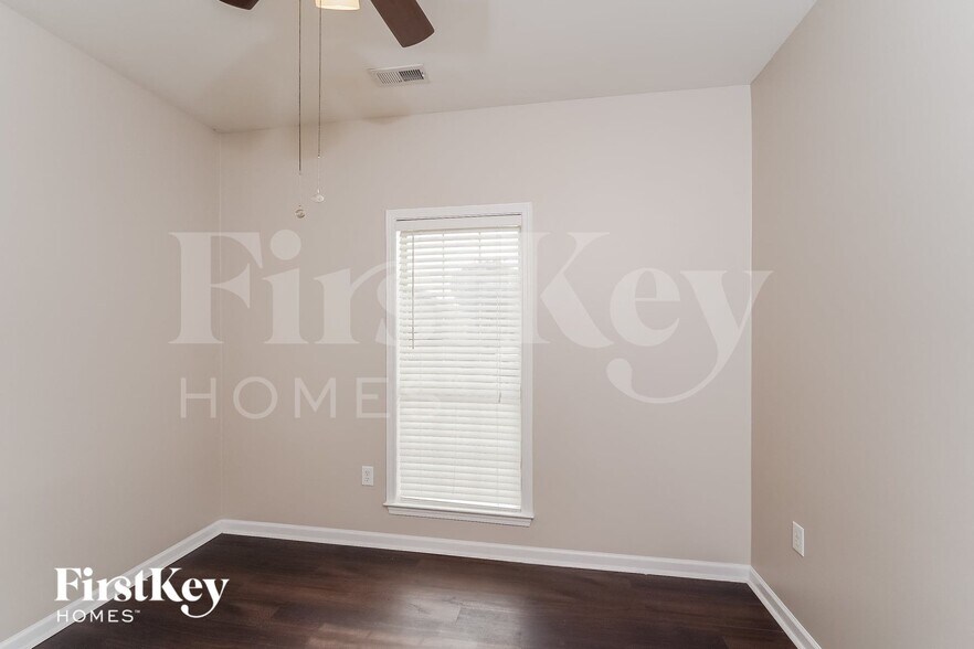 Building Photo - 433 Old Cahaba Way