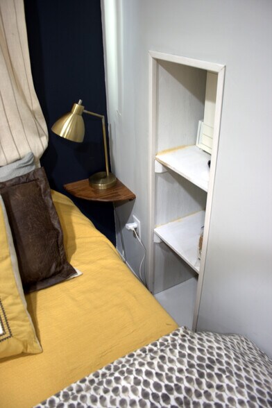 Building Photo - 22 N Railroad St