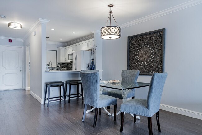 Building Photo - 3605 NE 32nd Ave