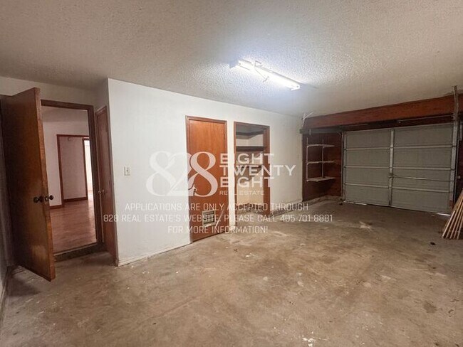 Building Photo - *AVAILABLE NOW!* 2 BED/1 BATH COZY LOG CABIN DUPLEX IN NOBLE, OK!