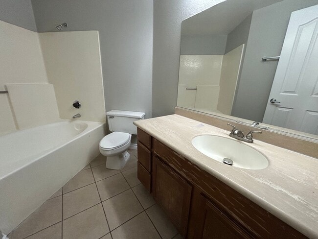 Building Photo - Charming condo in desirable West Las Vegas near Summerlin