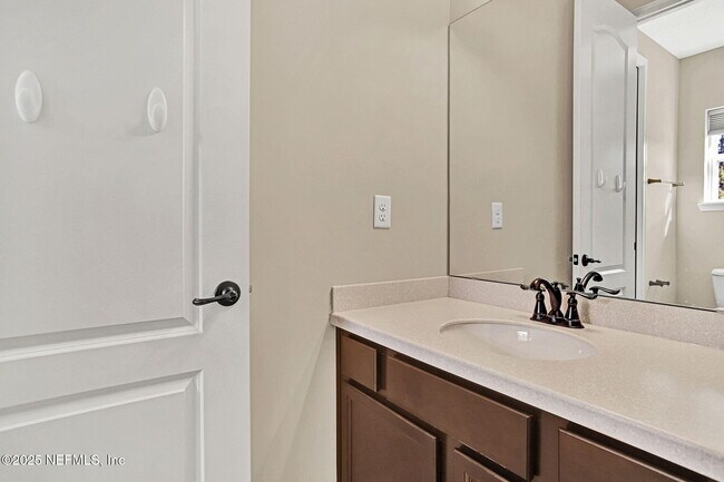 Building Photo - 1637 Fenton Ave