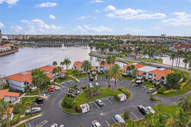 Building Photo - 6277 Bahia Del Mar Blvd S
