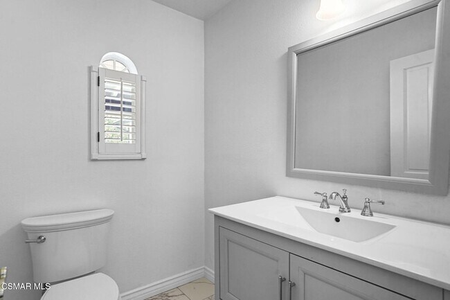 Building Photo - 1142 Earlham Ct
