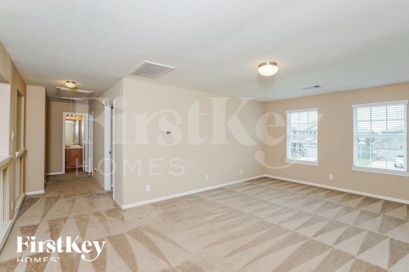 Building Photo - 3 Garden Ridge Ct