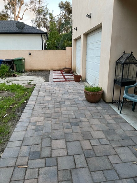 Building Photo - 1949 Parnell Ave