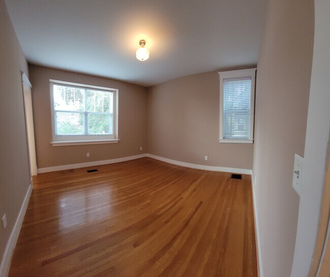 master bedroom - 525 W 14th Ave