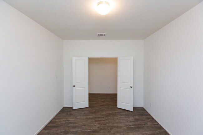 Building Photo - 1003 Honey Locust Wy