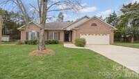 Building Photo - 2804 Wingfield Pl