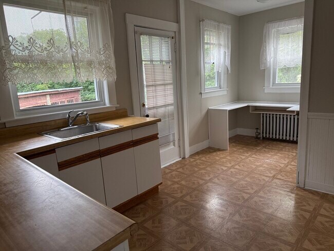 Building Photo - 31 Revere Rd