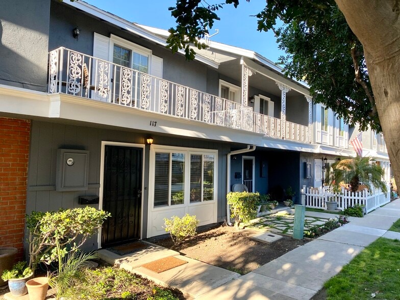 Building Photo - 117 Lexington Ln