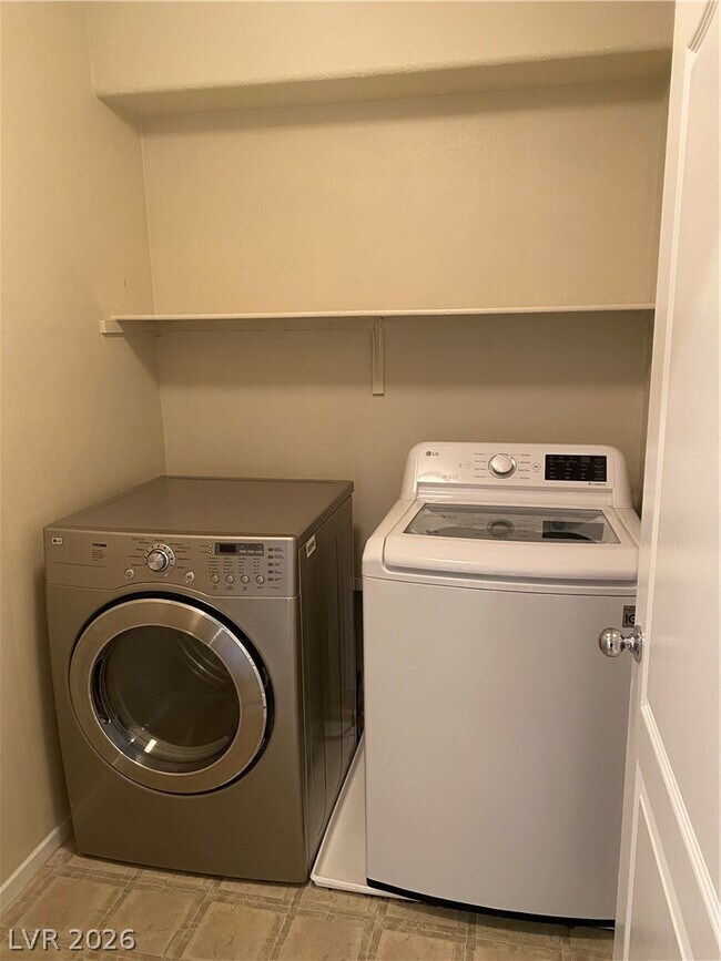 Building Photo - 3409 W Perching Bird Ln