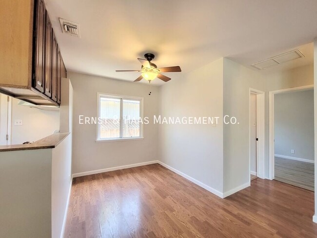 Building Photo - 3527 Pine Ave