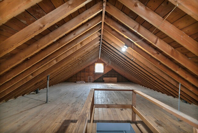 Building Photo - 7418 W Clarence Ave