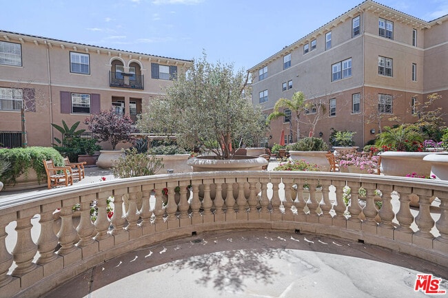 Building Photo - 13080 Pacific Promenade