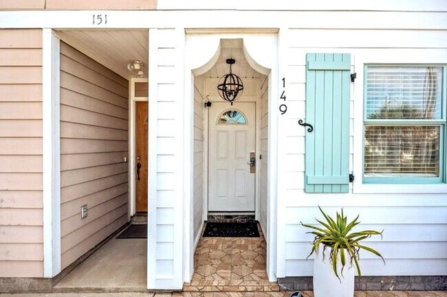 Building Photo - 149 Durango Rd