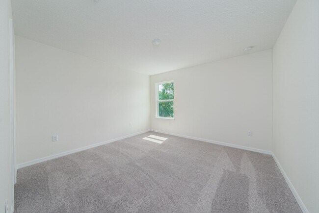 Building Photo - 4/3.5 with a loft in Longwood!