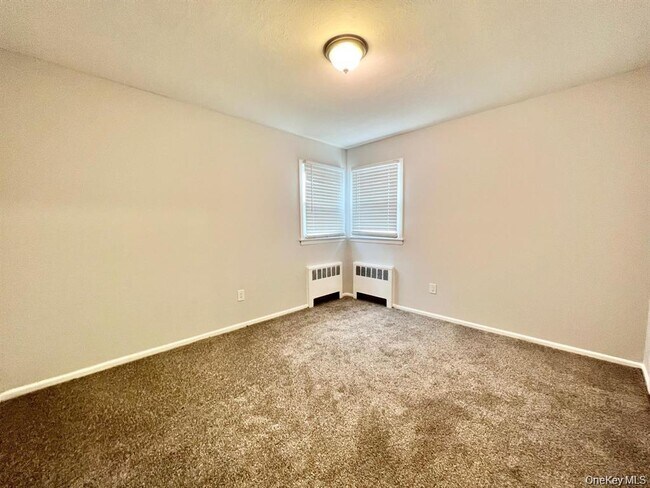 Building Photo - 51 Baisley Ave
