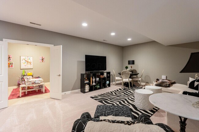 Building Photo - 7200 Ashcombe Ct