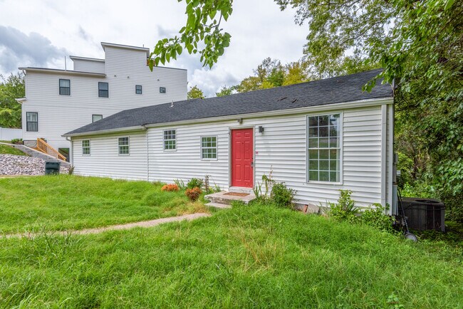 Building Photo - 516 Waycross Dr