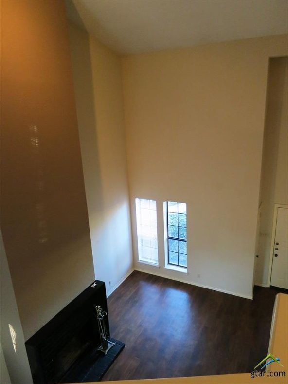 Building Photo - 5809 Hollytree-