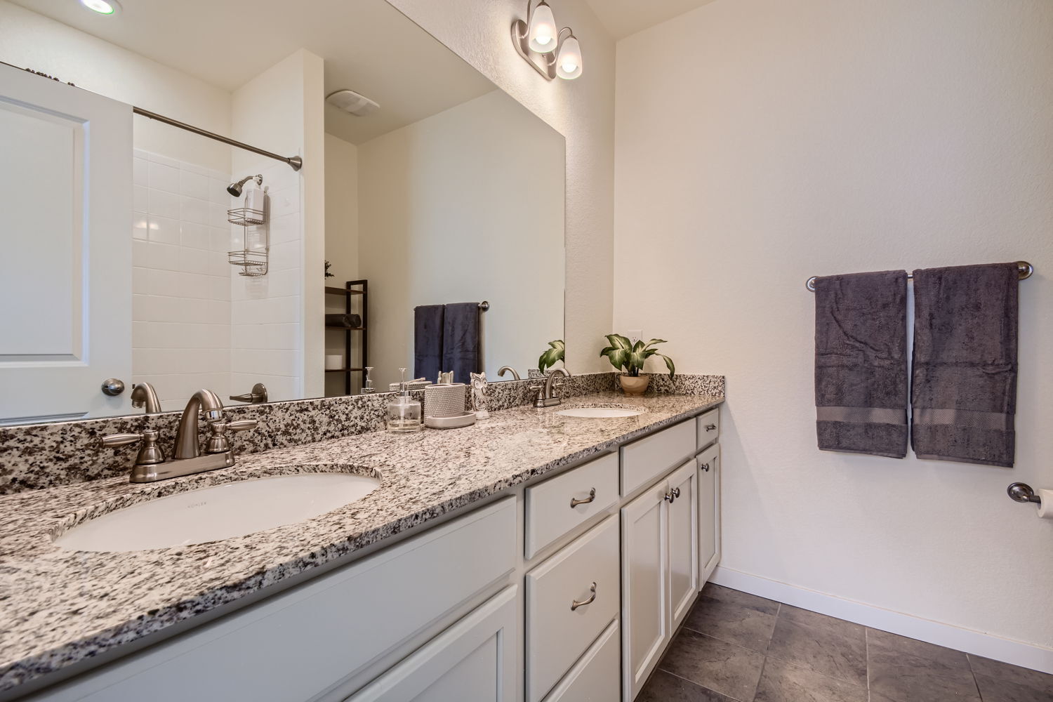 Master Suite Bath - 532 W Amherst Ave