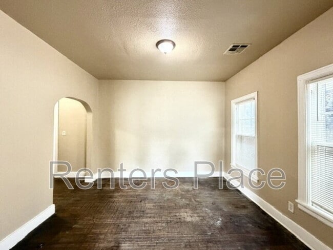 Building Photo - 120 N Birmingham Pl