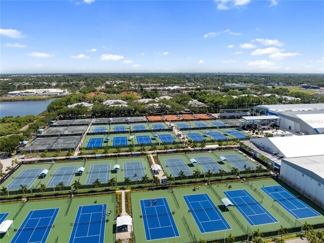 Building Photo - 3702 54th Dr W