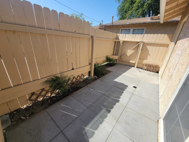 Building Photo - 7249 Allott Ave
