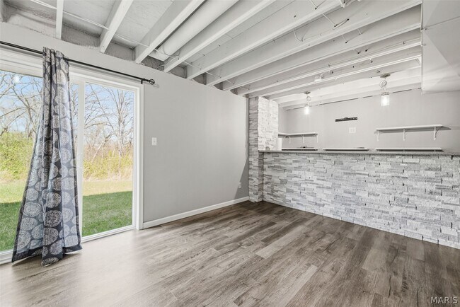 Building Photo - 463 Dusty Brook Dr