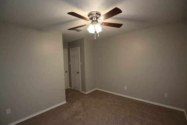 Building Photo - Available Now! 3 Bed 2 Bath Rental in Bullard ISD!
